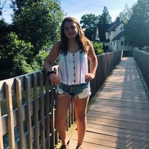 Meet your Posher, Cat